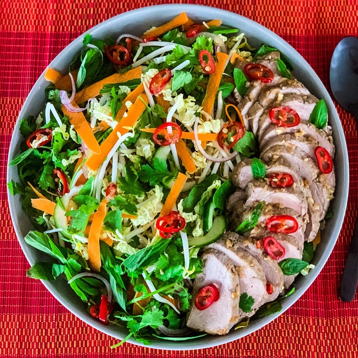 Salada vietnamita de porco
