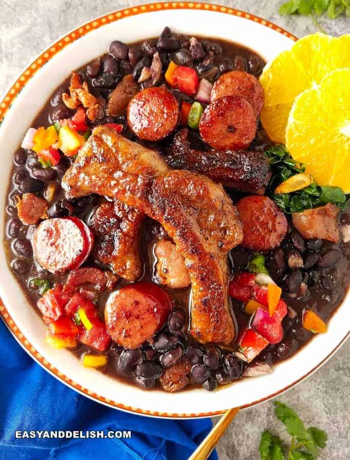 Feijoada Mineira com Linguiça e Carne de Boi