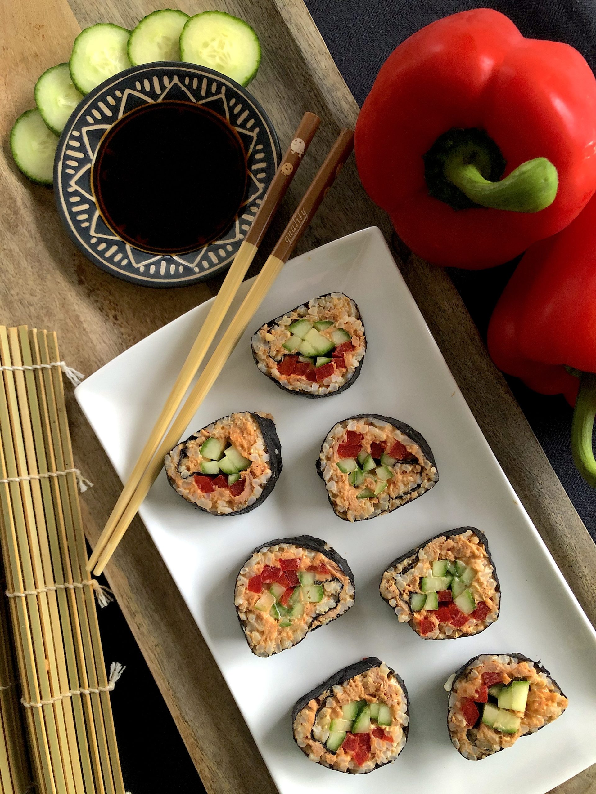 Sushi de Atum com Molho de Soja