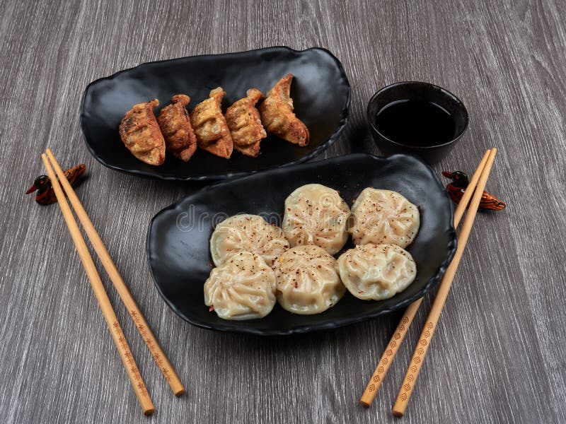 Gyoza de Carne com Molho de Soja
